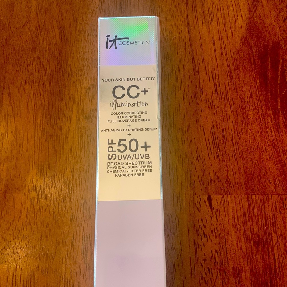 it Cosmetics CC+ illumination/full coverage cream.  New in box.
